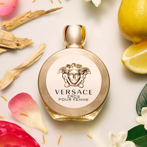 1. Versace Eros Pour Femme - Sang trọng và quyến rũ