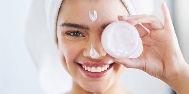 Kem dưỡng da giúp da mềm mại và trắng hồng nếu chăm chỉ sử dụng thường xuyên