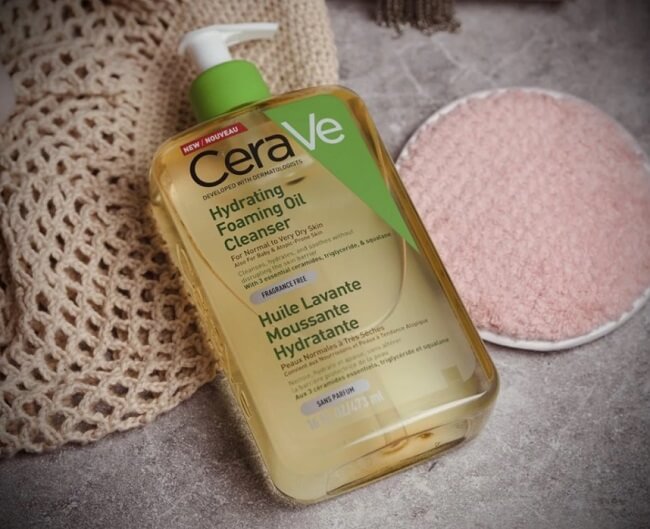 Sữa rửa mặt CeraVe Hydrating Foaming Oil Cleanser cho da khô