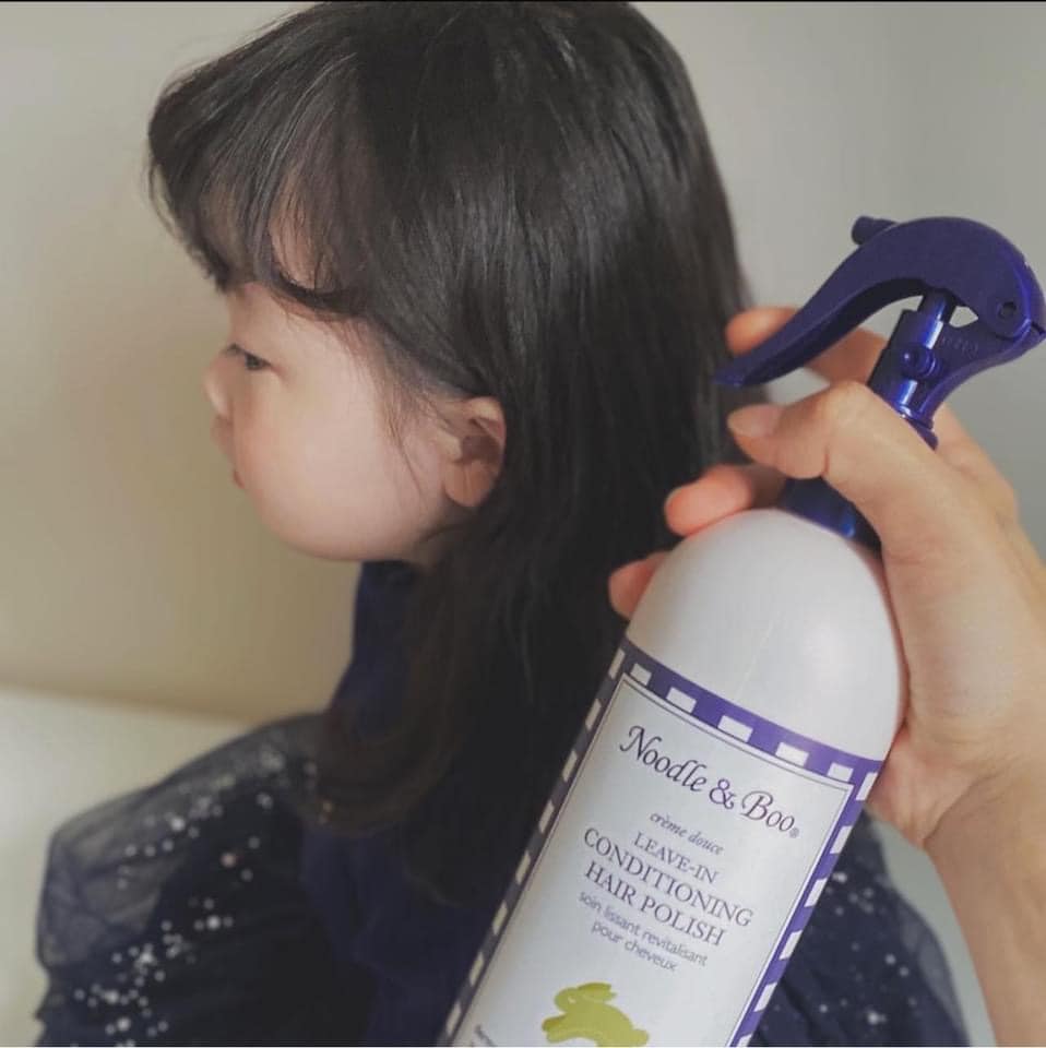 Xịt xả dưỡng tóc cho bé Noodle & Boo Conditioning Hair Polish Siêu