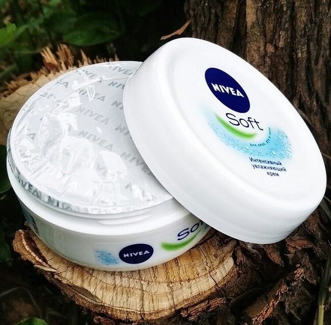 Kem dưỡng ẩm Nivea cho da dầu mụn