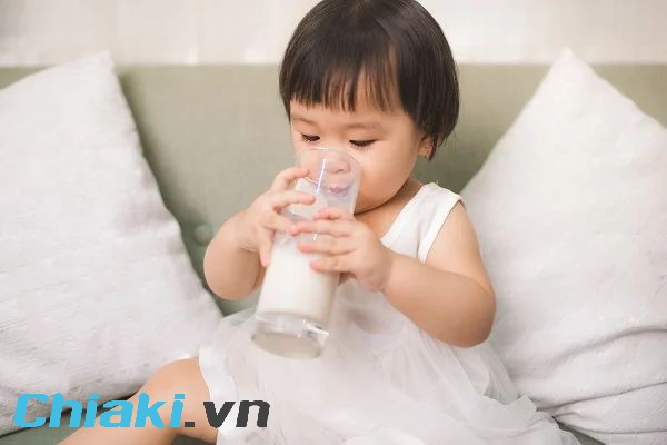 Uống sữa tăng chiều cao cho bé 1 tuổi có hiệu quả không