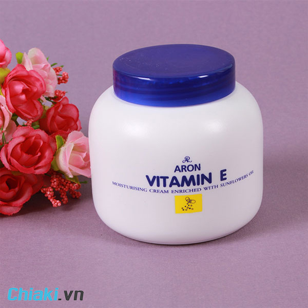 Kem vitamin E giúp cung cấp độ ẩm cần thiết cho da