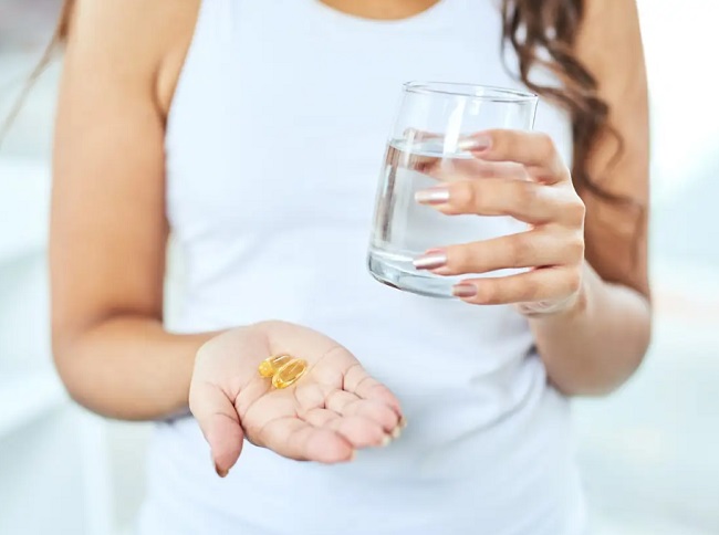 Cách bôi vitamin E lên mặt