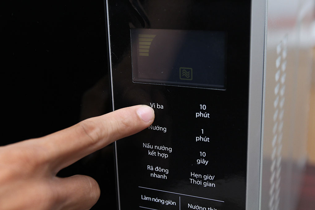 Chức năng nướng kết hợp tạo sự đa dạng cho bữa ăn