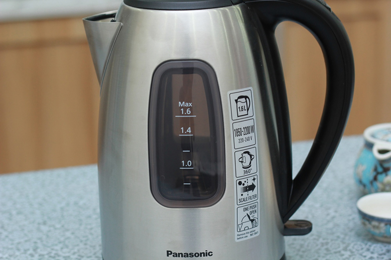Ấm si&ecirc;u tốc Panasonic NC-SK1BRA 1.6 l&iacute;t